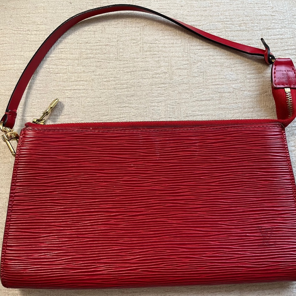 Louie Vuitton Envelope Clutch